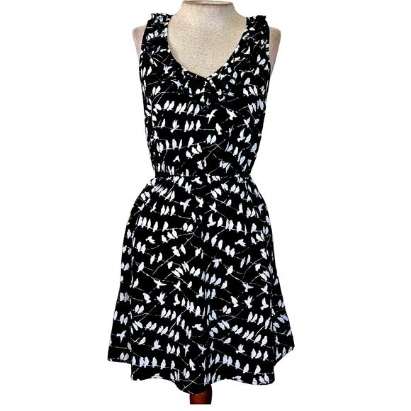 Black and White Sleeveless Bird Pattern Dress Size Small - Picture 1 of 5